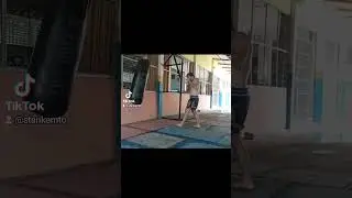 Beating the sh...t out of the bag #thaiboxing #boxingequipment #combatsport #muaythaiclass