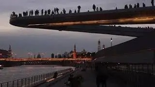 Парящий мост в Зарядье.