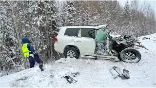 Депутат за рулем Land Cruiser разбился в дтп с автобусом