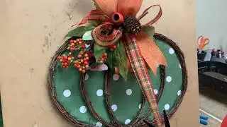 How to Tutorial with Anna: Pumpkin Grapevine Door Hangers for fall