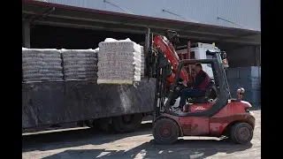 Po shkarkonte disa materiale ndërtimi dhe e zuri furgoni poshtë, vdes 50-vjeçari shqiptar