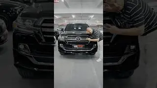 200 reasons to choose a Land Cruiser 200 over a Land Cruiser 300