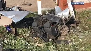 В Кармаскалах четверо разбились на машине, влетев в столб