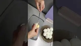красивый желток
