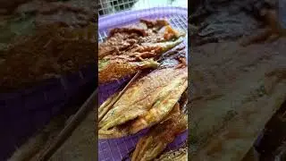 Pritong dahon ng kamoteng kahoy