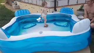 Купили бассейн