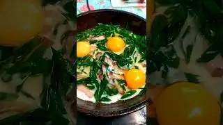 Завтрак за 5 минут яичница с салом🍳🍳#яичница #shortsvideo #shorts