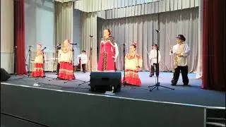 Выступают дети села Поперечное (Кузбасс) Казачья песня и владение шашкой!