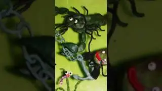 Рак и сом насаживают цепь с якорем на крючек. Фрагмент из мультика