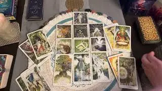 Почему он себя так ведет? Что с ним происходит?