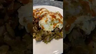 Chili Verde con Huevos! 🍳🌶️☕️ #chiliverde #eggs #breakfast