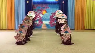 Танец с веерами