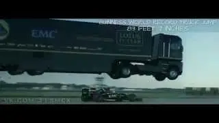 Грузовик подпрыгнул на 25 метров !!!