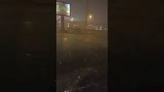 дождь в Крыму жесть чут Крым не затапила сы градом !!!
