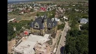 Встретила хозяина замка 