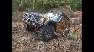 Axial SCX10 II Jeep Cherokee Woody RC Scale / Crawl