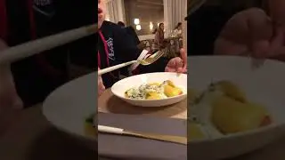 Кирилл впервые попробовал равиоли с кроликом