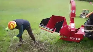 Broyage de bois (BRF) avec le broyeur Agrieuro Geotech TCP 150