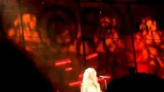 Gwawr Edwards singing summertime in welsh