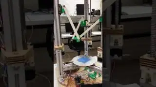 Testing new configuration for the linear delta robot - first moves