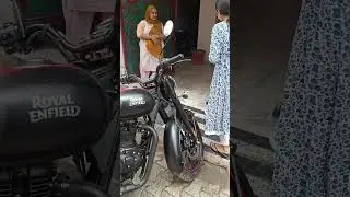 Taking delivery of my Royal Enfield classic 350 dark stealth black #royalenfield #bullet #animal