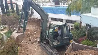 Tehlikeli islerin Basinda Yine Biz./Mini Eksavator (KOMATSU). Kepçe videolari / Dar Alan yükleme