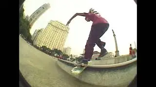 No Comply Darkslide!! 😵🤯 Skater: Sergio Santoro