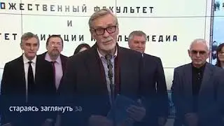 Александр Михайлов читает стихи