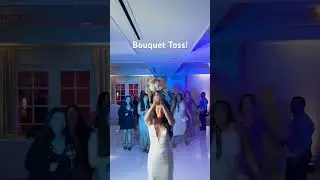 Here’s a fun bouquet toss at a Del Mar California wedding! #bouquettoss #delmarwedding