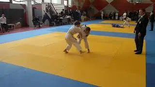 Виноградова Кира - Бурлаку Екатерина (Покровск) за 3 место до 11 лет 40 кг