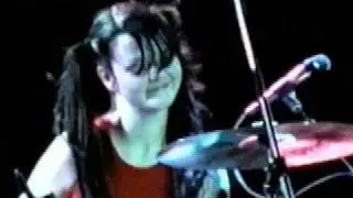 11. The White Stripes - We Are Going To Be Friends Pomona 2002.avi