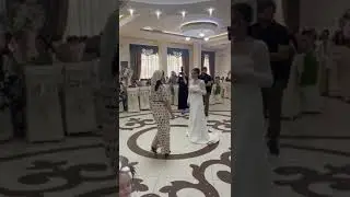 г.Кизляр Банкетный зал "Версаль"  свадьба Имам и Юзель,танец мама и невеста 27.07.2024г.
