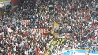 Delije na Zvezda - Bilbao, Dok Cigani tebi pevaju