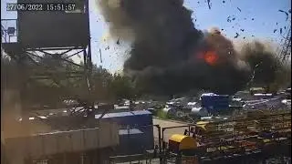 Прямое попадание российской ракеты в торговый центр в городе Кременчуг