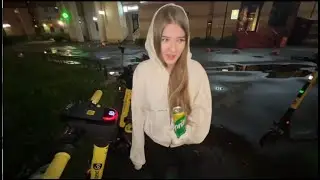 ГАЕЧКА РЕВНУЕТ САМОКАТУ