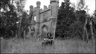 GHOSTS  (John Curran)