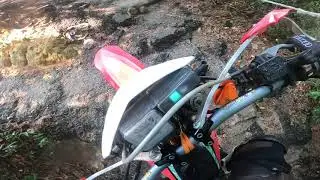 This is how not to ride an Enduro bike. Nasty fall on the Honda XR250Y