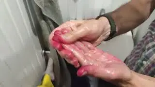 How to clean your hands from ink