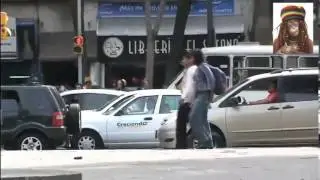 cachan a hombres viendo las pompas de la conductora