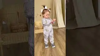 943 клевер открытые ноги