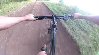 Спуск с горы, справа от фазенды :)