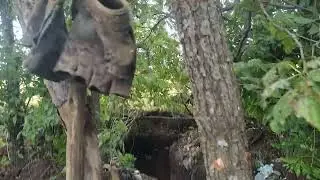 Повесили массеть над окопом.
