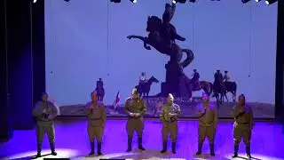За лесом солнце просеяло