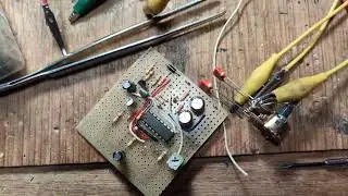 Analog sine wave generator