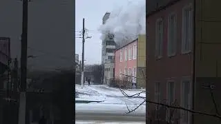 В Черноморске горит многоэтажка 2