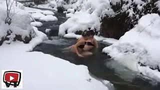 Çıplak Kızlar Buzlu Suya Giriyor