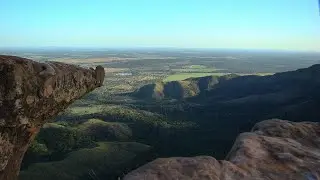MIRANTE DO CENTRO GEODÉSICO (CHAPADA DOS GUIMARÃES MT) ENCONTRAMOS O IPÊ AMARELO