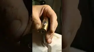 2 Screws are Better then 1(Self-Locking)