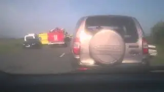 УЖАСНЫЕ КАДРЫ ДТП ОМСК 24 06 2015 АВТОБУС И КАМАЗ