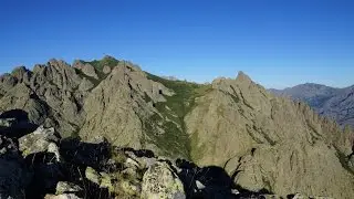 Monte Ritondu, Cima a i Mori, Dent d'Asco et Monte Padru, depuis le sommet du Turone (1929 m)